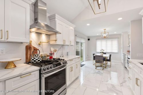 6 Stevens Pl, Hazlet NJ  07730-1205 exterior