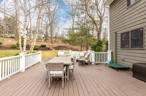 4 Galloupes Pt Rd, Swampscott MA  01907-2739 exterior