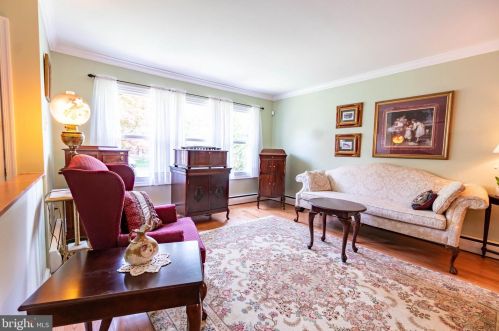 1113 Roeloffs Rd, Yardley PA  19067-4514 exterior