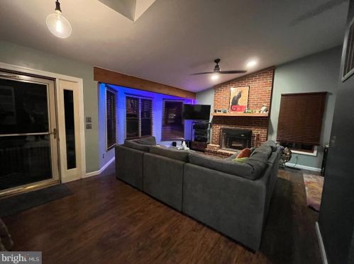 401 Happy Creek Rd, Locust Grove, VA 22508-5373