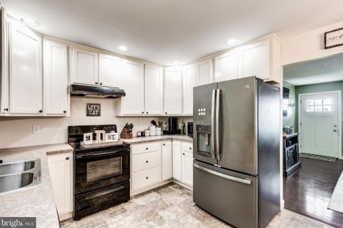 1030 Littlestown Rd, Littlestown PA 17340-9442 exterior