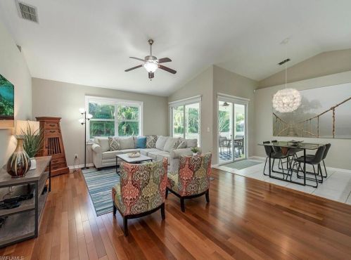 1082 Capri Dr, Naples FL  34103-2539 exterior