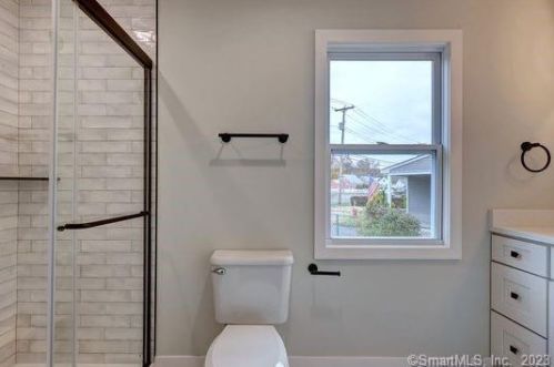 242 Meadowside Rd, Milford CT  06460-4528 exterior