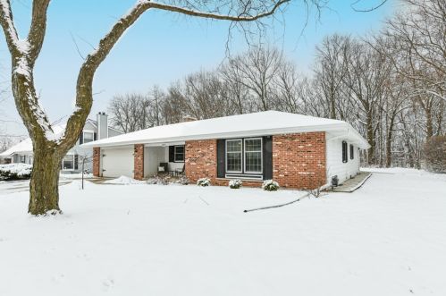 14215 Beechwood Trl, Waukesha, WI 53151-5201