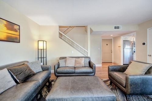 1477 Falcon Ln, El Cajon CA  92020-1426 exterior