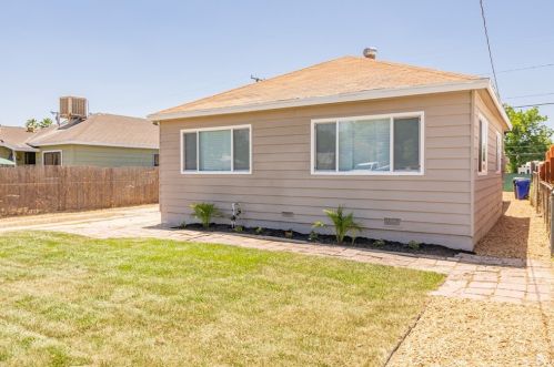7004 Fairfax Dr, San Bernardino, CA 92404-6317