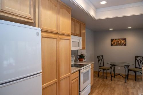 7405 Birchbark Dr, Santa Rosa, CA 95409-6215