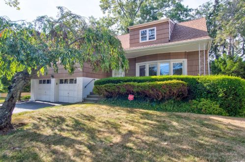 918 Eileen Ter, Woodsburgh, NY 11598-1519