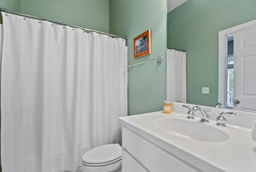 3540 Henrietta Hartford Rd, Mount Pleasant SC  29466-7003 exterior