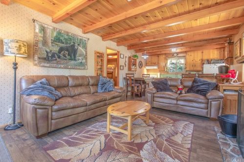 355 Cinderella Dr, Big Bear City CA  92314-9798 exterior