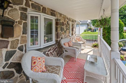 1528 Robinson Ave, Willow Grove PA  19090-4816 exterior