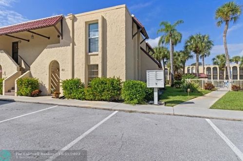 835 18th St, Vero Beach, FL 32960-5403