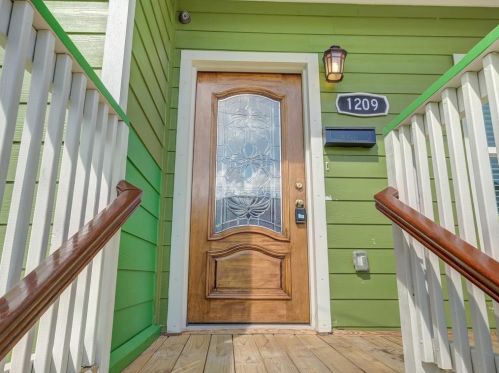 1209 11th St, Galveston TX  77550-6146 exterior