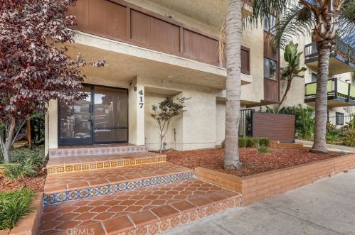 417 4th St, Long Beach, CA 90802-7105