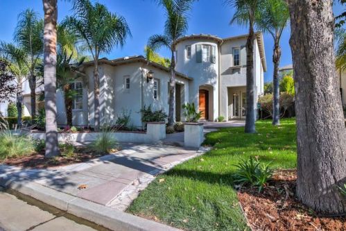 2681 Club Dr, Gilroy, CA 95020-3027