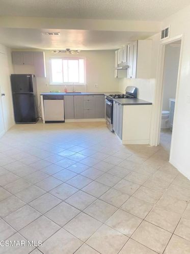 1290 Parkhurst St, Simi Valley CA 93065-4444 exterior