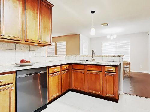 1905 Plum Falls Ln, Pearland TX  77581-3605 exterior