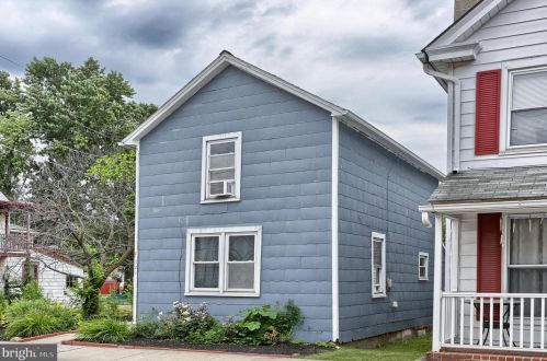 320 Baltimore Ave, Mount Holly Springs, PA 17065-1601