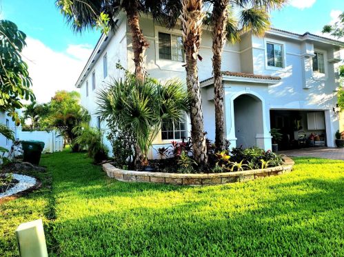 12768 47th St, Hollywood, FL 33027-6031