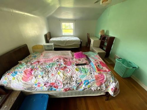 810 Macfarlane Dr, Pittsburgh PA 15235-4223 exterior