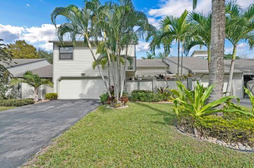 2582 Bedford Mews Dr, West Palm Beach, FL 33414-7743