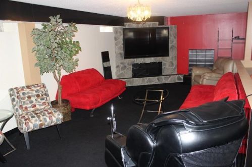 2017 Remington Dr, Pittsburgh PA  15237-6234 exterior