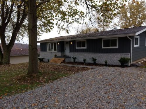 220 Roselyn Ave, Wellsville, OH 43968-9638