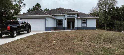 816 Lincoln Ave, Lehigh Acres, FL 33972-2926