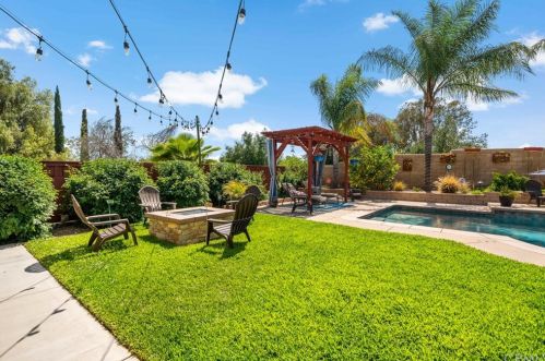 39601 Parkview Dr, Temecula CA  92591-7229 exterior