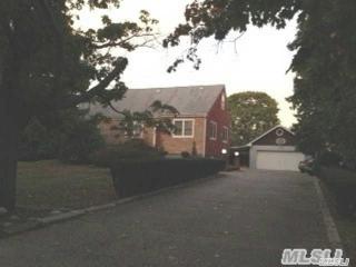 1549 Heckscher Ave, Bayshore, NY 11706-2408
