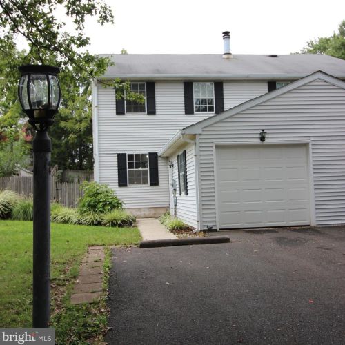 409 Indian Crest Dr, Harleysville, PA 19438-1737