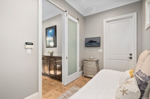 1921 Windward Ln, Newport Beach CA  92660-3816 exterior