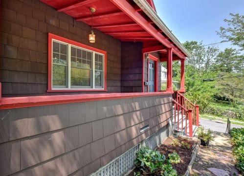 366 Morris Ave, Providence, RI 02906-2645