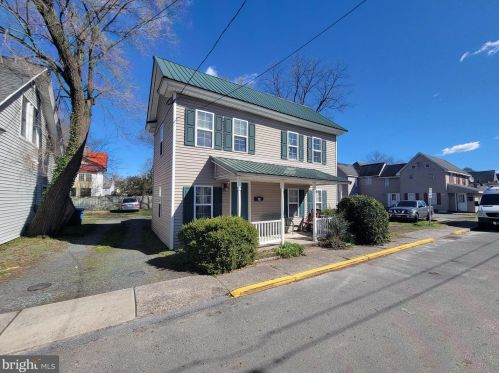 205 5th St, Laurel, DE 19956-1549
