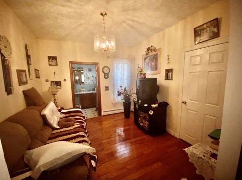 68 Foster St, Fall River MA 02721-2774 exterior