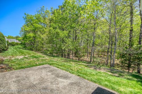 27 Valley Stream Ln, Lakewood NJ  08701-5746 exterior