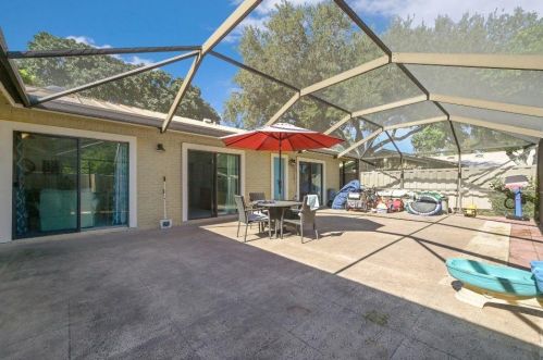 5309 Eagle Lk Dr, West Palm Beach FL  33418-1538 exterior
