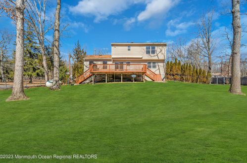 57 Thompson Bridge Rd, Jackson Twp NJ  08527-4623 exterior