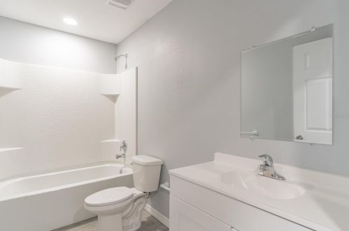 561 Live Oak Ave, Daytona Beach FL  32114-4846 exterior