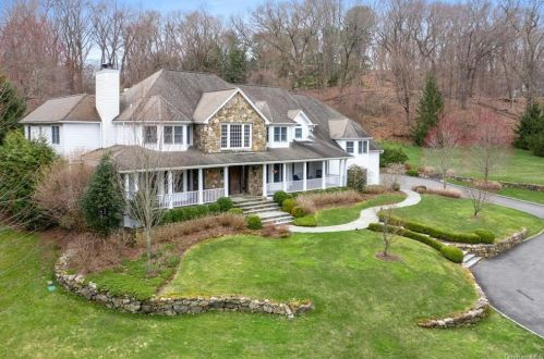 66 Lawrence Farms Crossway, Chappaqua, NY 10514-1217