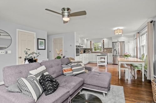 22 Harris St, Norwalk, CT 06850-2043