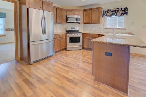 1912 Wexford Ln, Waukesha WI  53186-1252 exterior