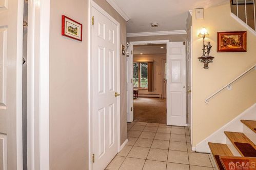 19 Herold Pl, Metuchen NJ  08840-2603 exterior
