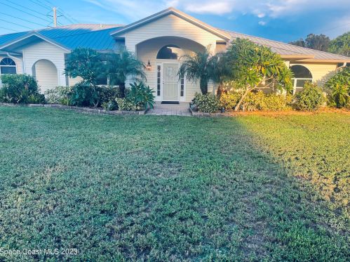 3210 Tropical Trl, Merritt Island, FL 32952-6009