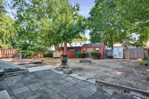 32 Fairview Ave, Nashua NH 03060-4105 exterior