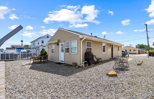 211 Cedar Dr, Berkeley Township NJ 08721-3109 exterior