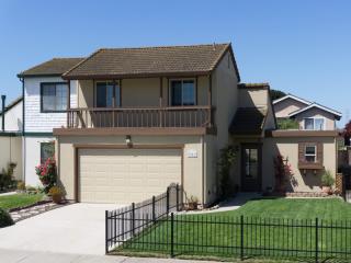 541 Victor St, Salinas, CA 93907-2063