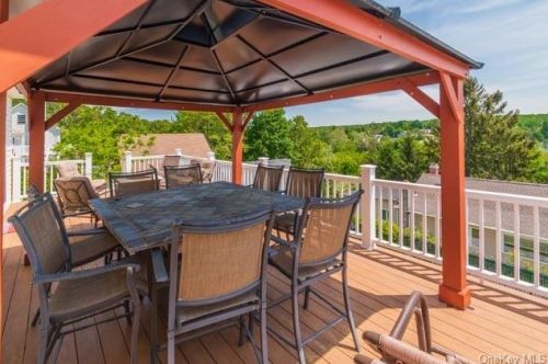 110 Orchard Ter, Monroe NY  10950-3416 exterior