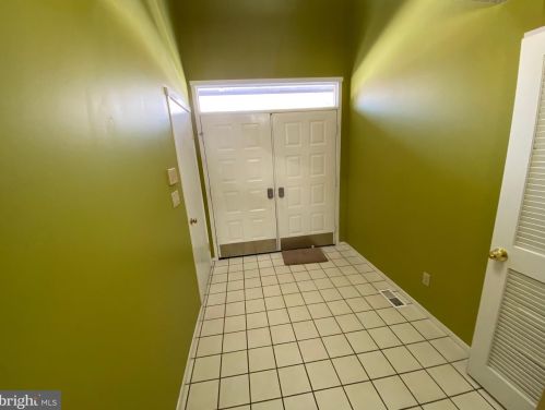408 Sayre Dr, Princeton NJ  08540-5853 exterior
