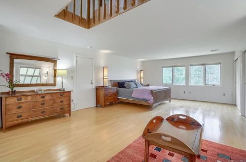 5 Peach Tree Ln, Warwick NY  10990-3133 exterior